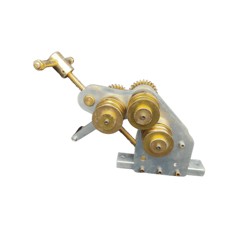 Conjunto de tração com rolos tratados por nitretação da calandra de perfis manual CPM-32 traçada da Sapem